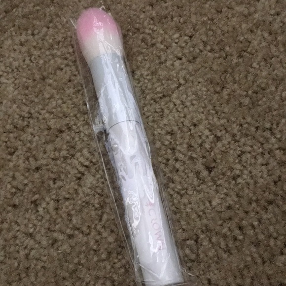 Assorted face brush bundle - Picture 2 of 5